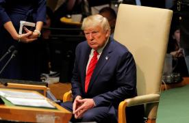 Donald Trump stă pe fotoliu la Adunarea Generală ONU
