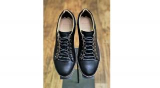 Un magazin pantofi barbati cu pretenții