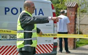 Tânără de 17 ani, ucisă cu toporul de iubit în Prahova. Criminalul a fugit şi este căutat de poliţie