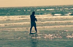 Silviu, tânărul care salvat din mare 2 copii cu preţul vieţii, a fost înmormântat. Sute de persoane l-au condus pe ultimul drum (Video)