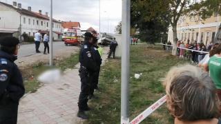 O fetiţă de 8 ani a murit, lovită pe trotuar de o camionetă, la Braşov. Rudă: "Ori el se duce la puşcărie, ori eu" (Video)