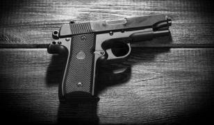 Bărbat din Iaşi împuşcat în inimă cu un pistol airsoft