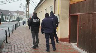 Luptătorii SAS şi poliţiştii aşteaptă un semn să intervină