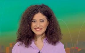 Prezentatoarea Horoscopului, Nadina Zissu, în platoul Observator