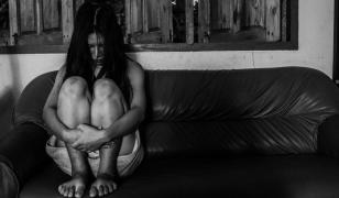 Femeie din Frumuşani, salvată după ce a sărit în faţa unei maşini