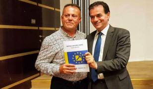 Damian Butnariu alături de preşedintele PNL, Ludovic Orban