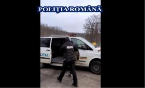 Suspecţii ar fi obţinut sume importante de bani din exploatarea tinerelor