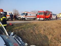 Maşina în care se afla şoferul rănit s-a ciocnit cu un autotren
