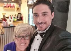 Iris l-a cunoscut pe iubitul ei prin intermediul unui site de socializare