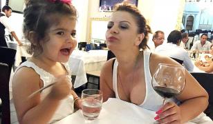 Fiica unei românce din Anglia, victima unor diagnostice greşite