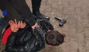 Tânăr din Constanţa, înarmat cu un pistol, imobilizat la un spital din Constanţa