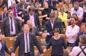 Parlamentarii europeni au ratificat ieşirea din UE a Marii Britanii