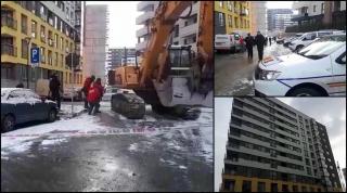 Imagini de la locul tragediei din Braşov. Un tată s-a aruncat de la etaj ținându-și în brațe fetița de câteva luni (Video)