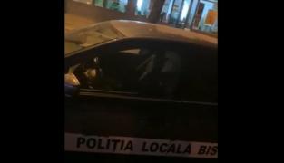 Poliţist local, doarme în maşină