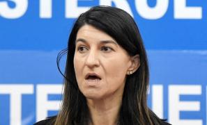 Aproape 150.000 de bugetari ar urma să fie concediaţi