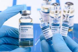 Johnson & Johnson a oprit testarea vaccinului anti-COVID