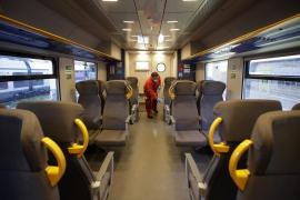 Românca a fost preluată de o ambulanță și transportată acasă