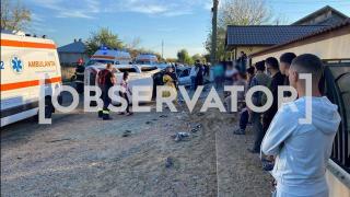 Accident cumplit între un BMW și un Mercedes, copil de 5 ani aruncat pe șosea în impact, la Mihai Bravu