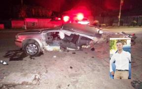 Maşina s-a rupt în două în urma impactului