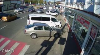 O femeie din Argeș s-a trezit cu poliția la ușă la trei zile după ce a găsit 10.000 de lei într-o parcare