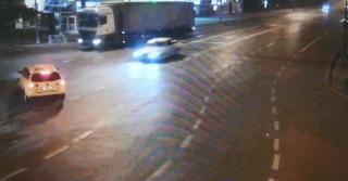 Accident filmat de camere într-o intersecție din Iași, zona Granit