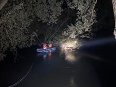 Bărbat scos din apele Someșului Mic după ce a stat zeci de minute agățat de crengile unei sălcii