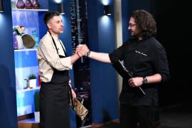 Alberto Chelu a primit cuţitul de aur de la Chef Florin Dumitrescu