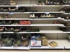 Hârtia igienică și pastele au dispărut primele de pe rafturi