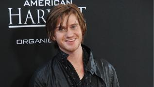 Actorul Eddie Hassell avea patru nominalizări la diferite premii internaționale