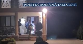 Suspecţii ar fi introdus ilegal în România peste un milion de ţigări de contrabandă