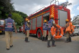 Pompierii indieni chemați la lichidarea incendiului