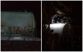 Un băiat de 12 ani a murit carbonizat pe vagonul unui tren, în Gara Petroșani