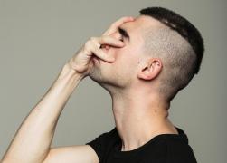 Un soţ care îşi dorea un băiat a încercat să-şi omoare soţia, după ce femeia a născut a patra fetiţă, în India