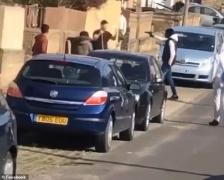 Femeia nu s-a lăsat intimidată de agresor.