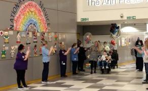 Băiatul s-a născut cu probleme de sănătate care i-au uimit până şi pe medici