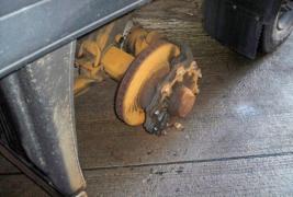 Șofer român de TIR, prins circulând cu o roată lipsă la semiremorcă, pe autostrada A4 din Germania