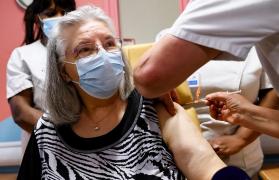 Mauricette, în timpul vaccinării