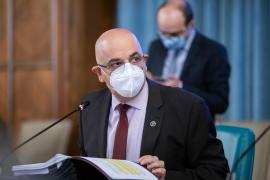 Raed Arafat susține o conferință de presă despre măsuri anti-COVID în ziua alegerilor