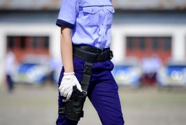 Foc de armă la o secţie de votare din Gorj, unui polițist i s-a descărcat pistolul