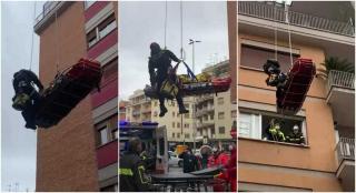 Pacient de 240 de kg, coborât cu targa pe fereastră, de la zeci de metri înălțime. Imagini de infarct în Italia
