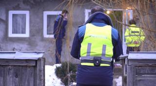 Bărbatul a fost găsit mort de un vecin