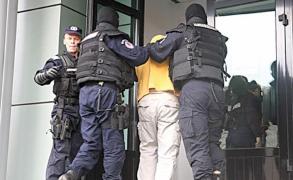 Copila a fost racolată de bărbat, pe Facebook