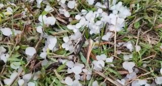 În plină iarnă, în satul Colibaşi din comuna Malovăţ, judeţul Mehedinţi, a căzut grindină