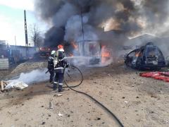 Incendiul a fost stins cu dificultate