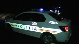 Mașină de poliție noaptea, în misiune