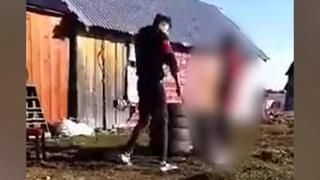 Adolescenta însărcinată e bătută cu biciul de iubit