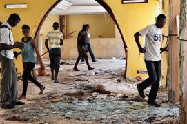 Teroriştii au răpit mai multe persoane din biserică