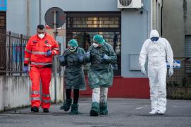 Medici italieni în misiune în zonă cu coronavirus