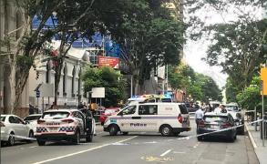 Atacatorul a fost împuşcat mortal de poliţişti