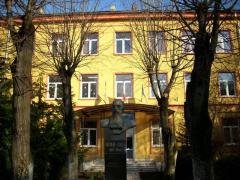 O elevă din Baia Mare a început să tremure şi a leşinat în şcoală, după ce profesorul ar fi ţipat la ea